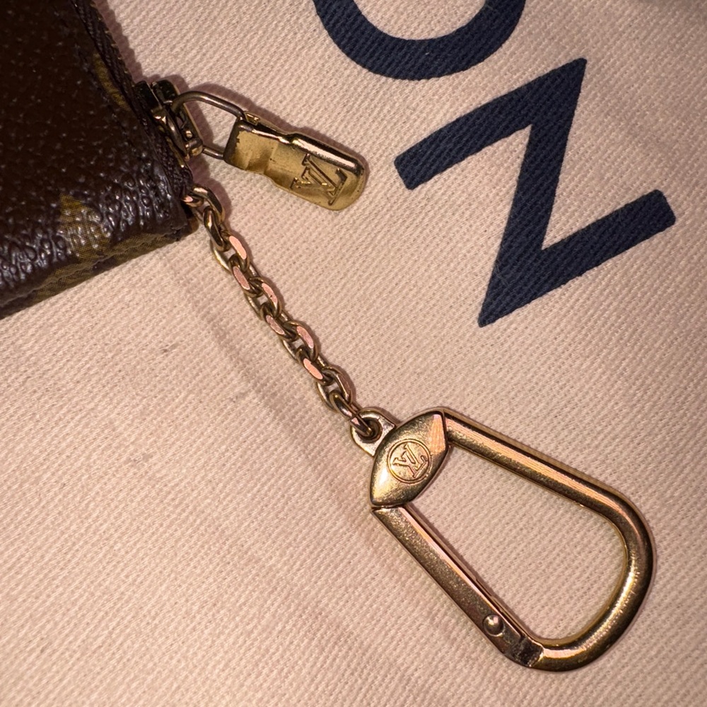 Louis Vuitton — Monogram Pochette Cles ✨EUC!!✨ - Picture 4 of 7